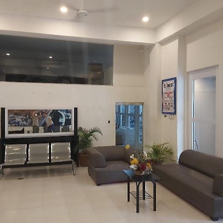 Nest Suites Quezon City Exterior photo